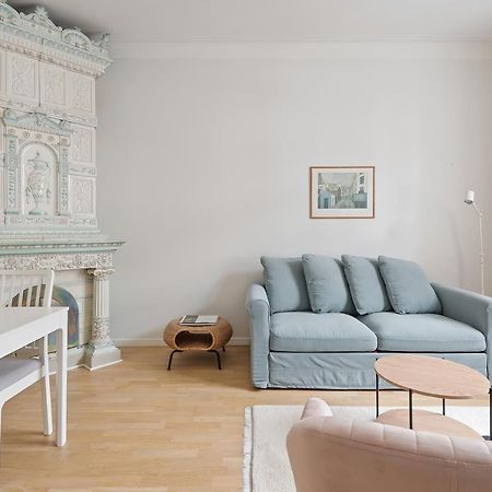 Wehost Fabulous 2Br In Prestigious Punavuori @Iso Roobertinkatu 26 Helsinki Luaran gambar