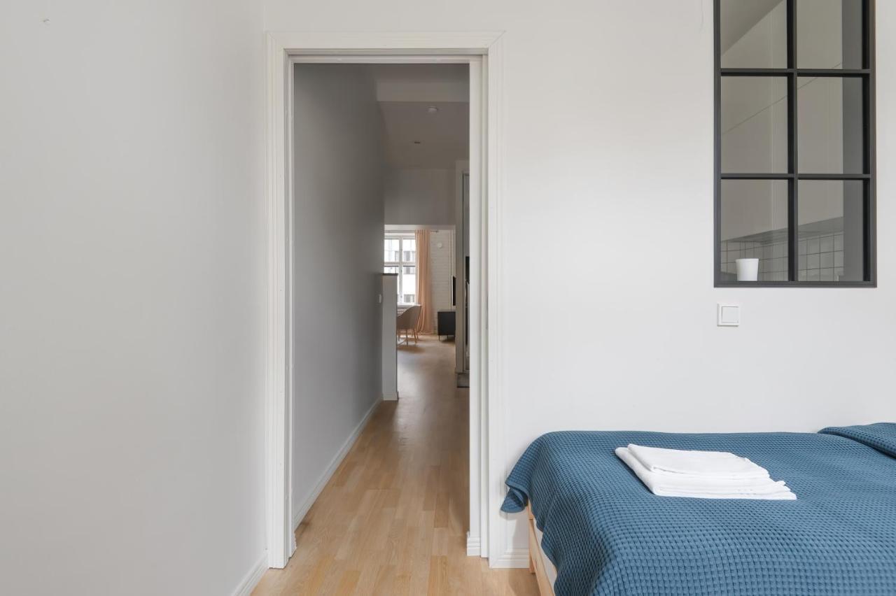 Wehost Fabulous 2Br In Prestigious Punavuori @Iso Roobertinkatu 26 Helsinki Luaran gambar