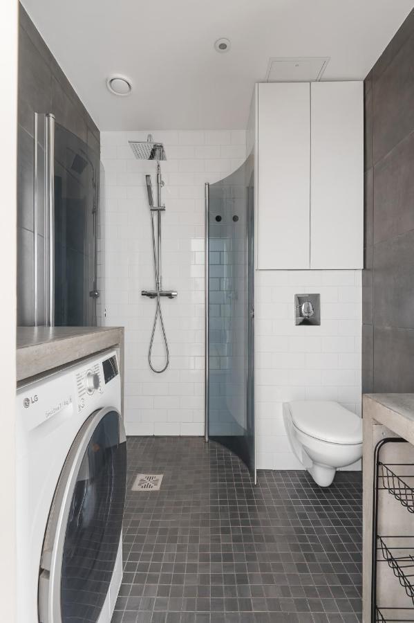 Wehost Fabulous 2Br In Prestigious Punavuori @Iso Roobertinkatu 26 Helsinki Luaran gambar