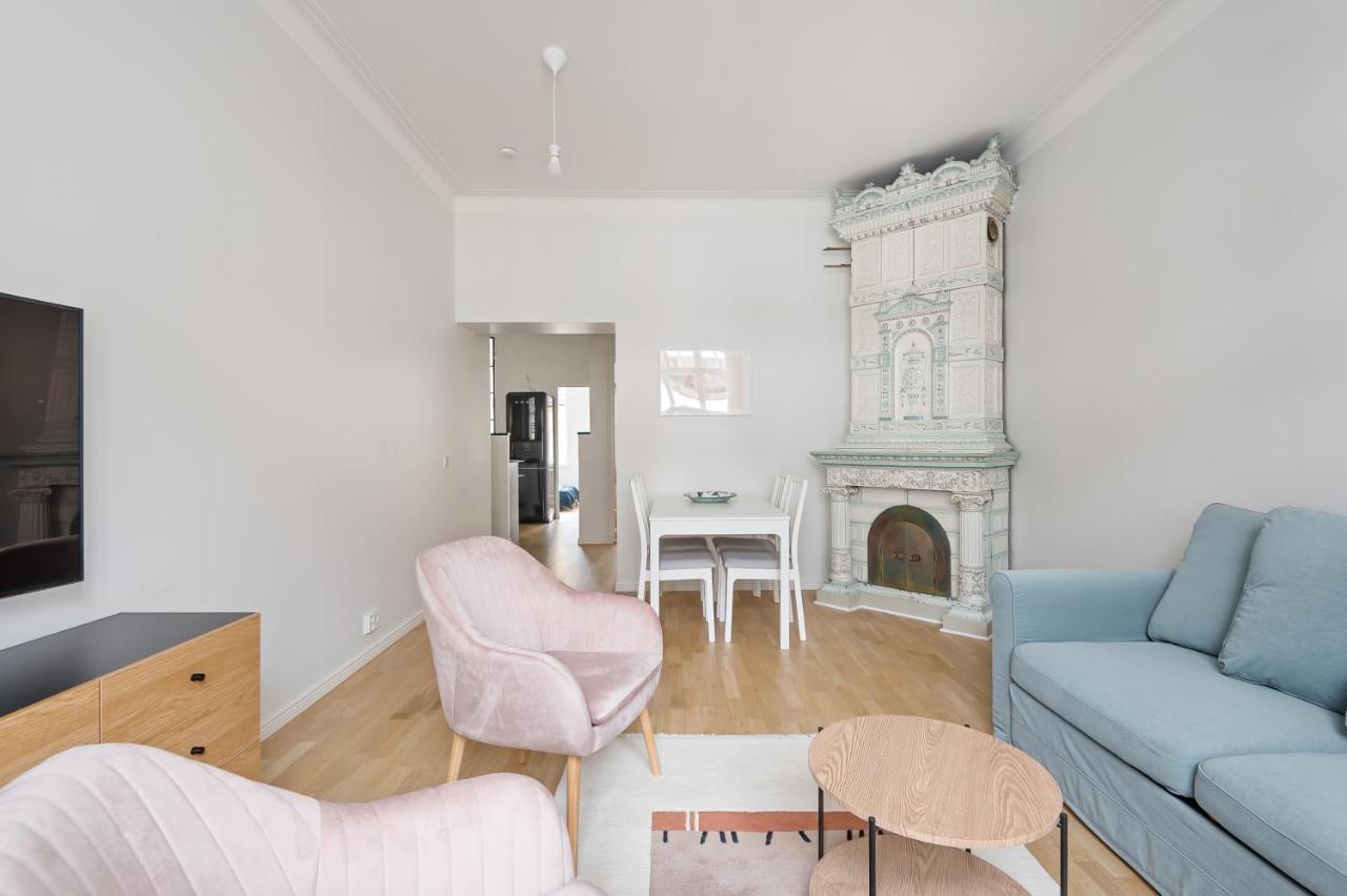 Wehost Fabulous 2Br In Prestigious Punavuori @Iso Roobertinkatu 26 Helsinki Luaran gambar
