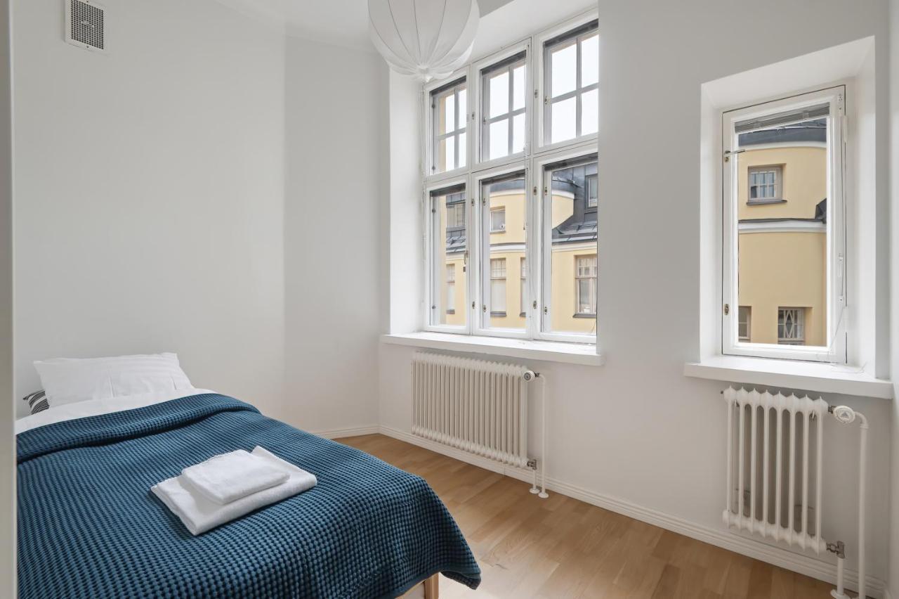Wehost Fabulous 2Br In Prestigious Punavuori @Iso Roobertinkatu 26 Helsinki Luaran gambar